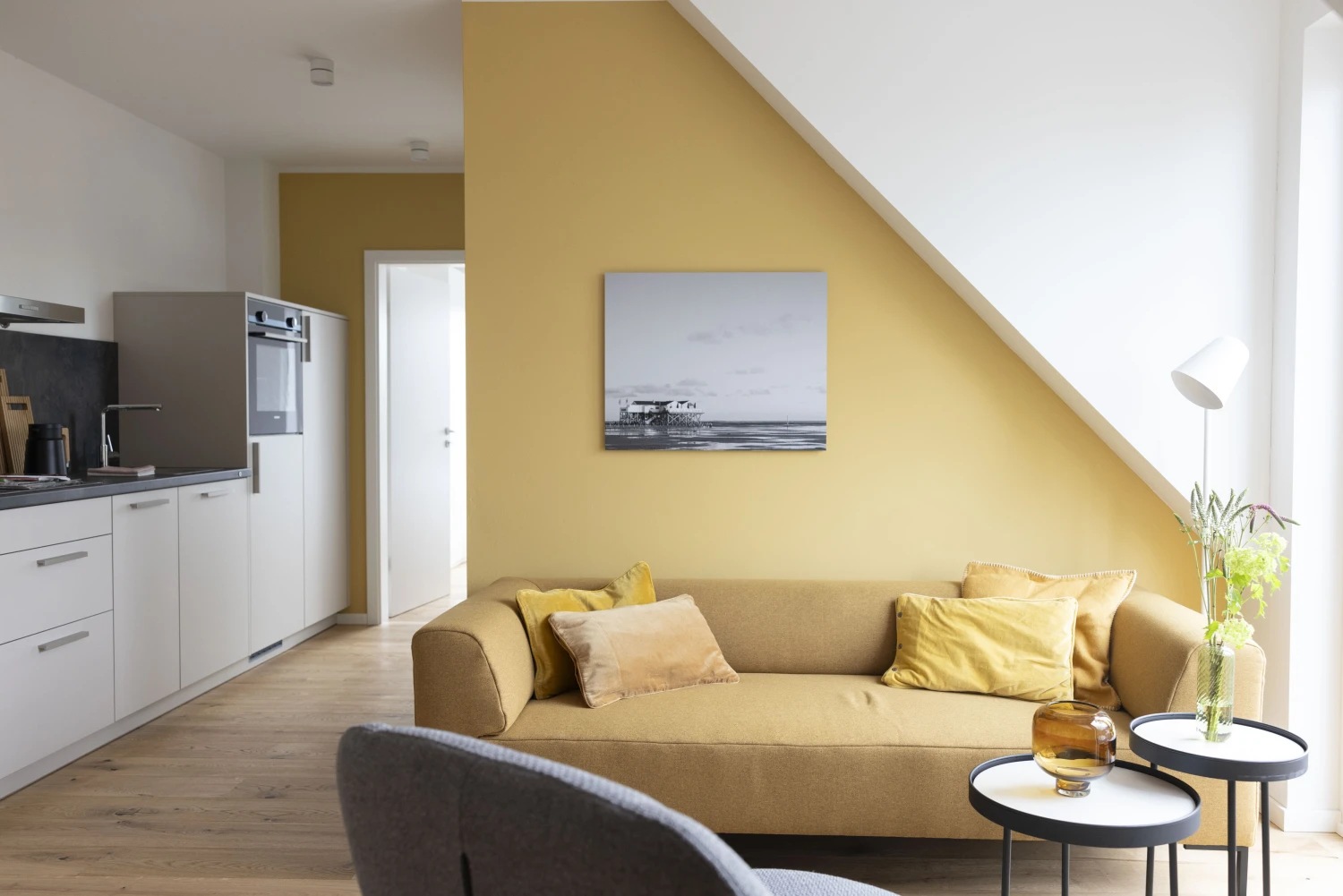 Pier 21 FINE LOFTS, Badezimmer, Flaschen auf Waschbeckenablage