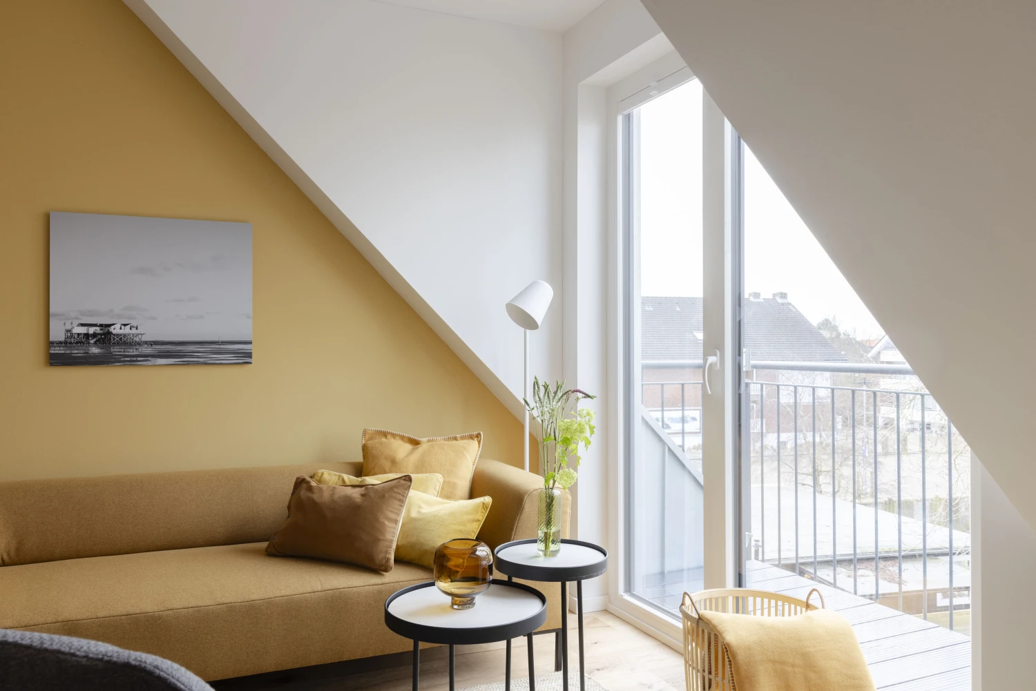Pier 21 FINE LOFTS, Badezimmer, Flaschen auf Waschbeckenablage