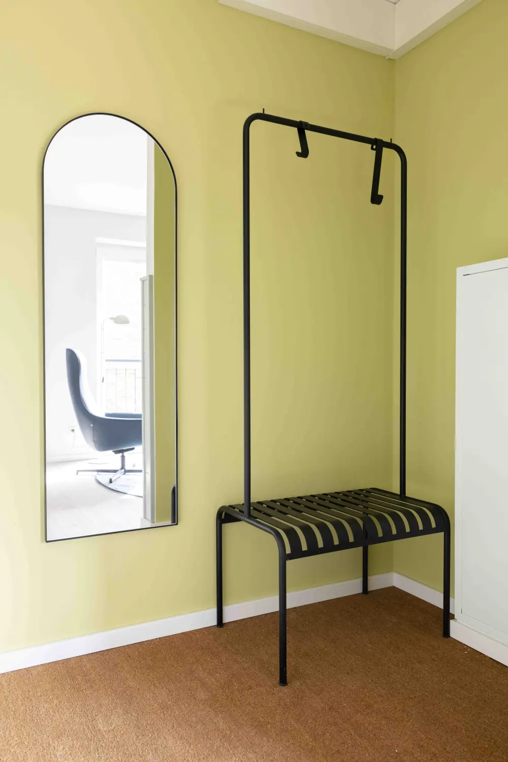 Pier 21 FINE LOFTS, Badezimmer, Flaschen auf Waschbeckenablage