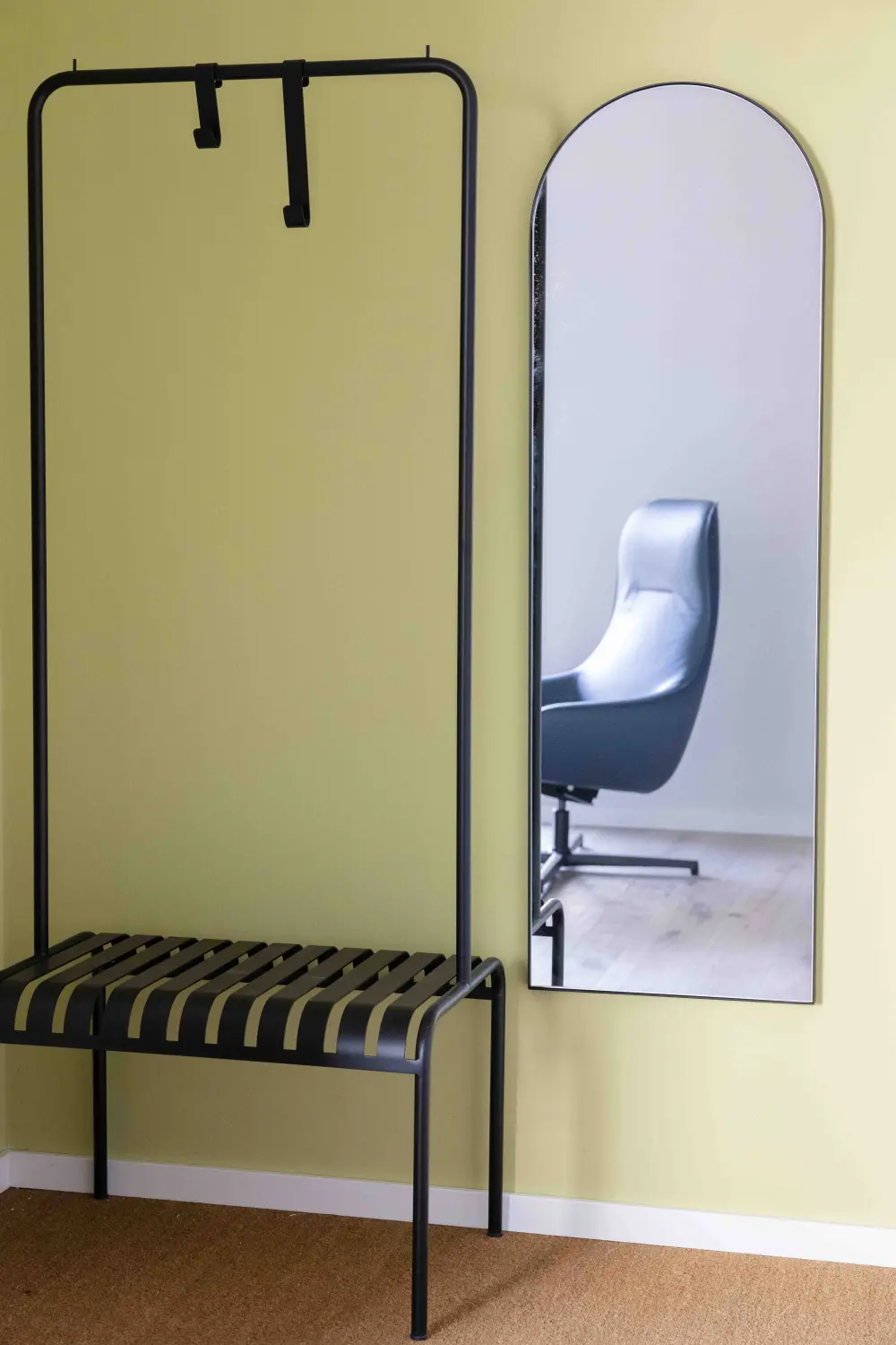 Pier 21 FINE LOFTS, Badezimmer, Flaschen auf Waschbeckenablage