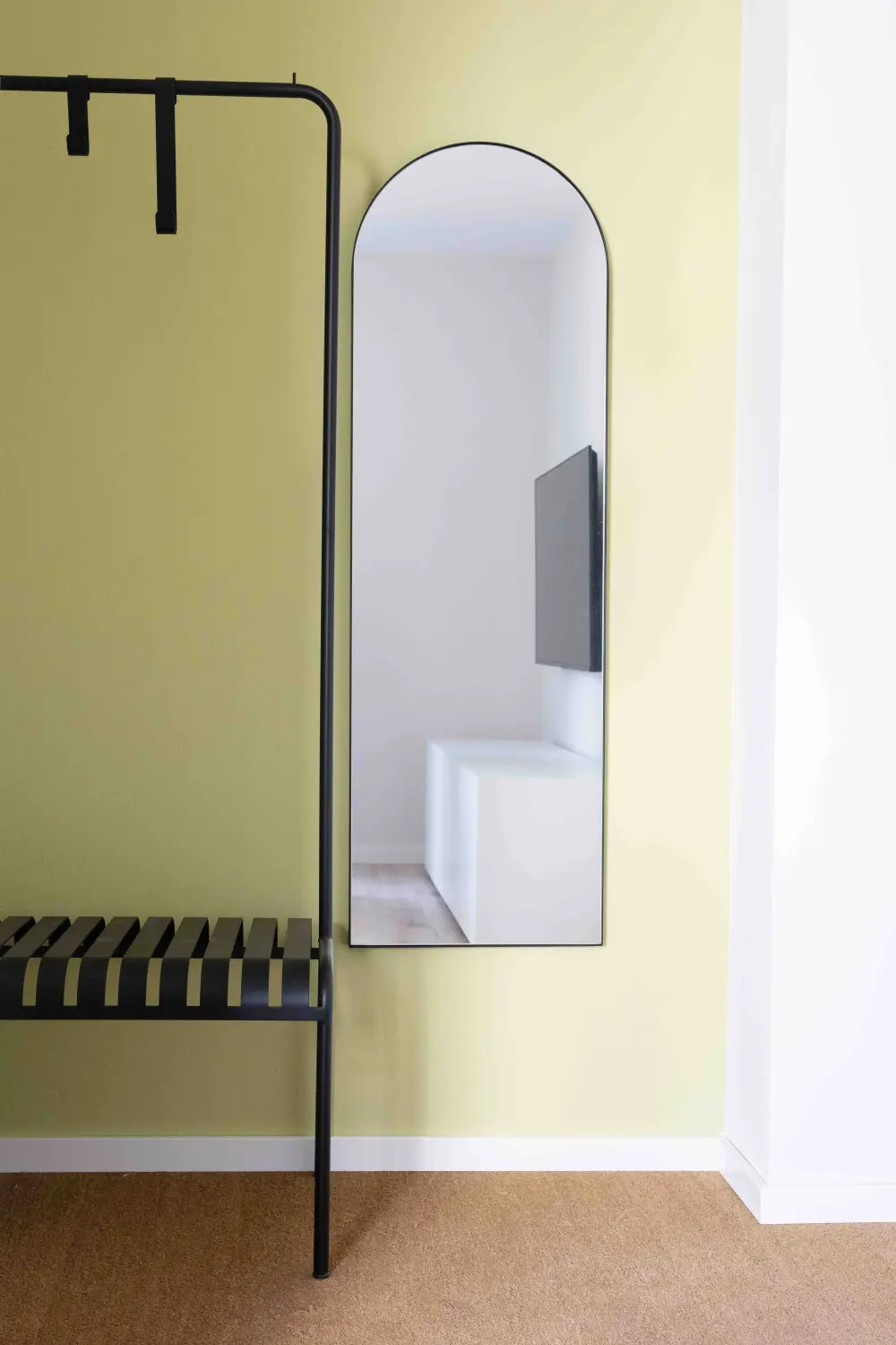 Pier 21 FINE LOFTS, Badezimmer, Flaschen auf Waschbeckenablage