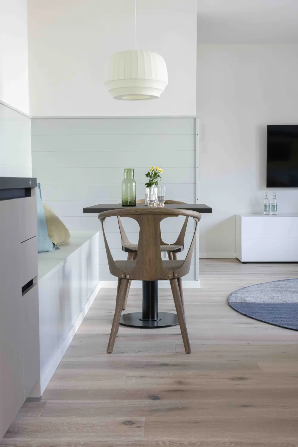 Pier 21 FINE LOFTS, Badezimmer, Flaschen auf Waschbeckenablage