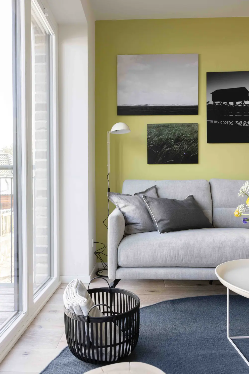 Pier 21 FINE LOFTS, Badezimmer, Flaschen auf Waschbeckenablage