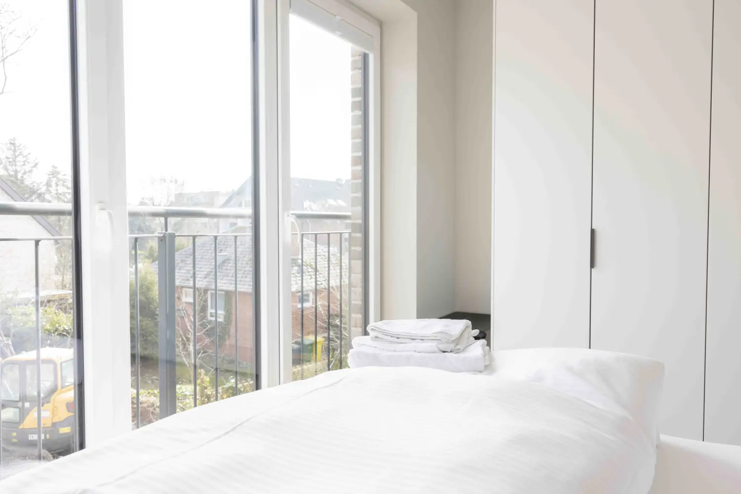 Pier 21 FINE LOFTS, Badezimmer, Flaschen auf Waschbeckenablage