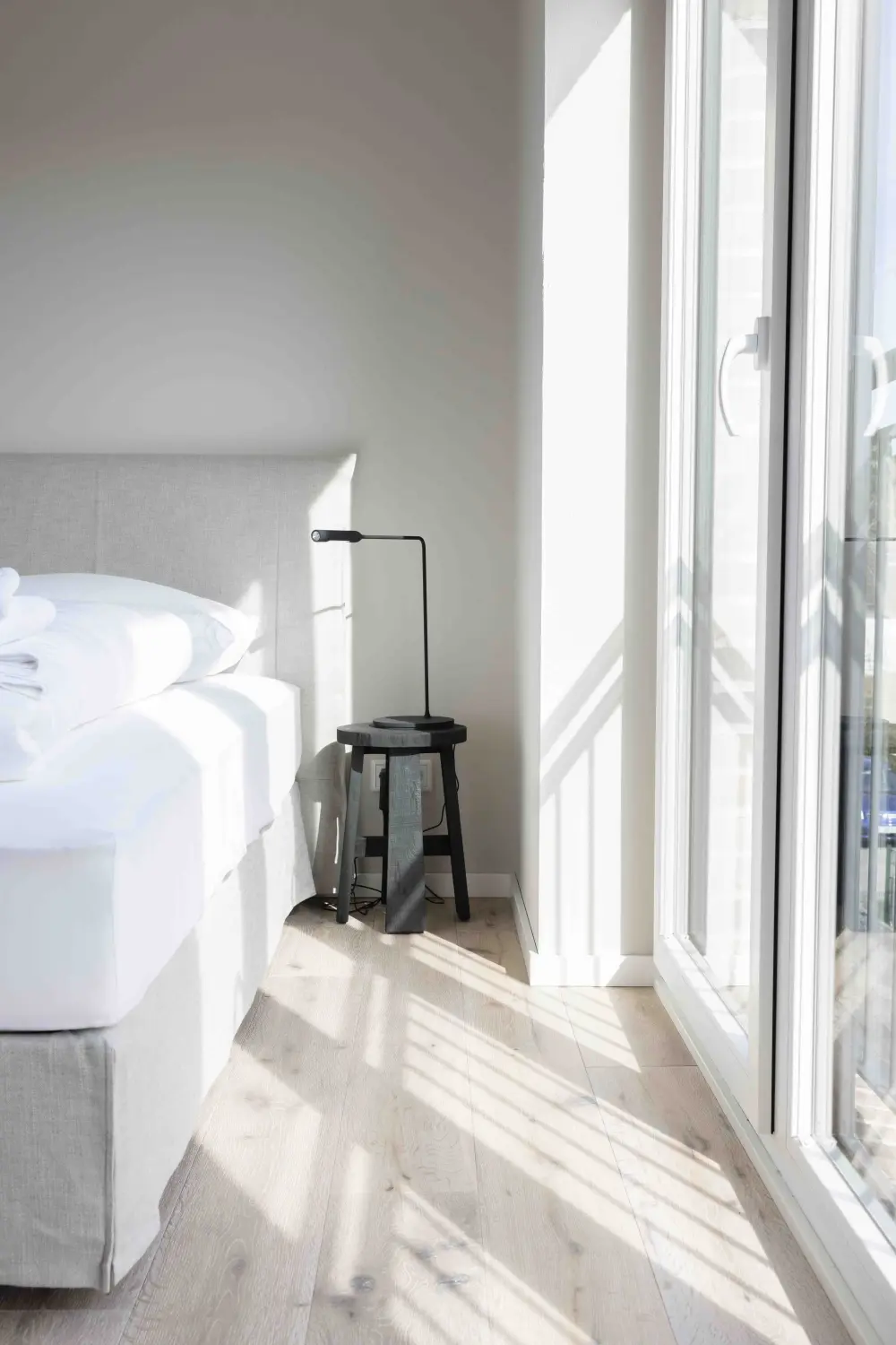 Pier 21 FINE LOFTS, Badezimmer, Flaschen auf Waschbeckenablage