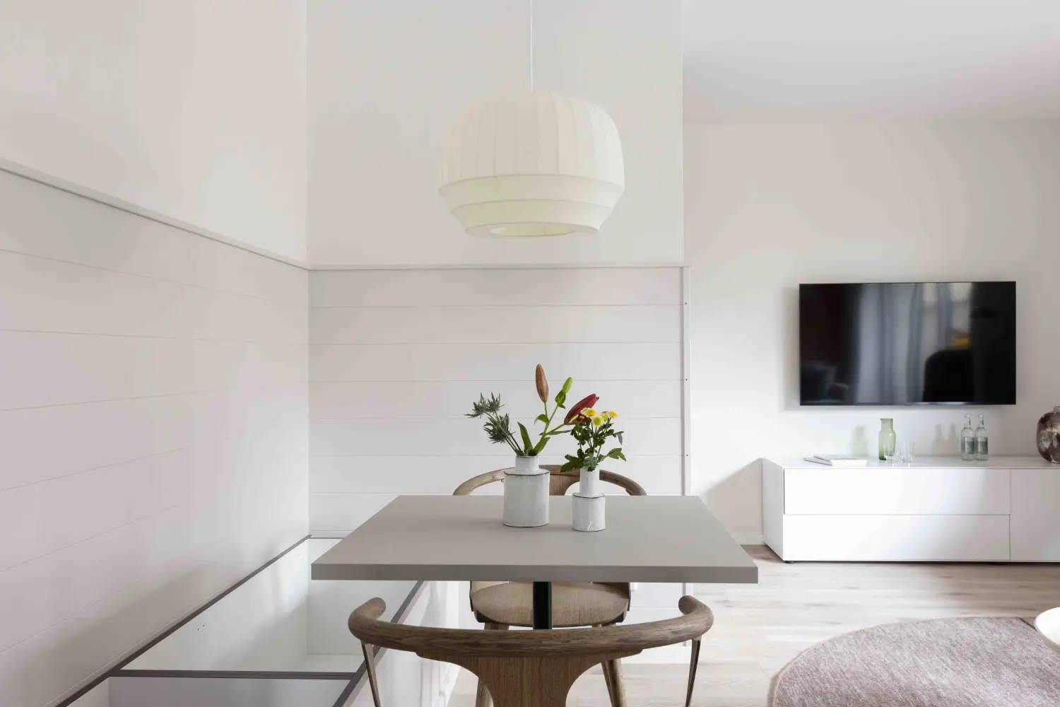 Pier 21 FINE LOFTS, Badezimmer, Flaschen auf Waschbeckenablage