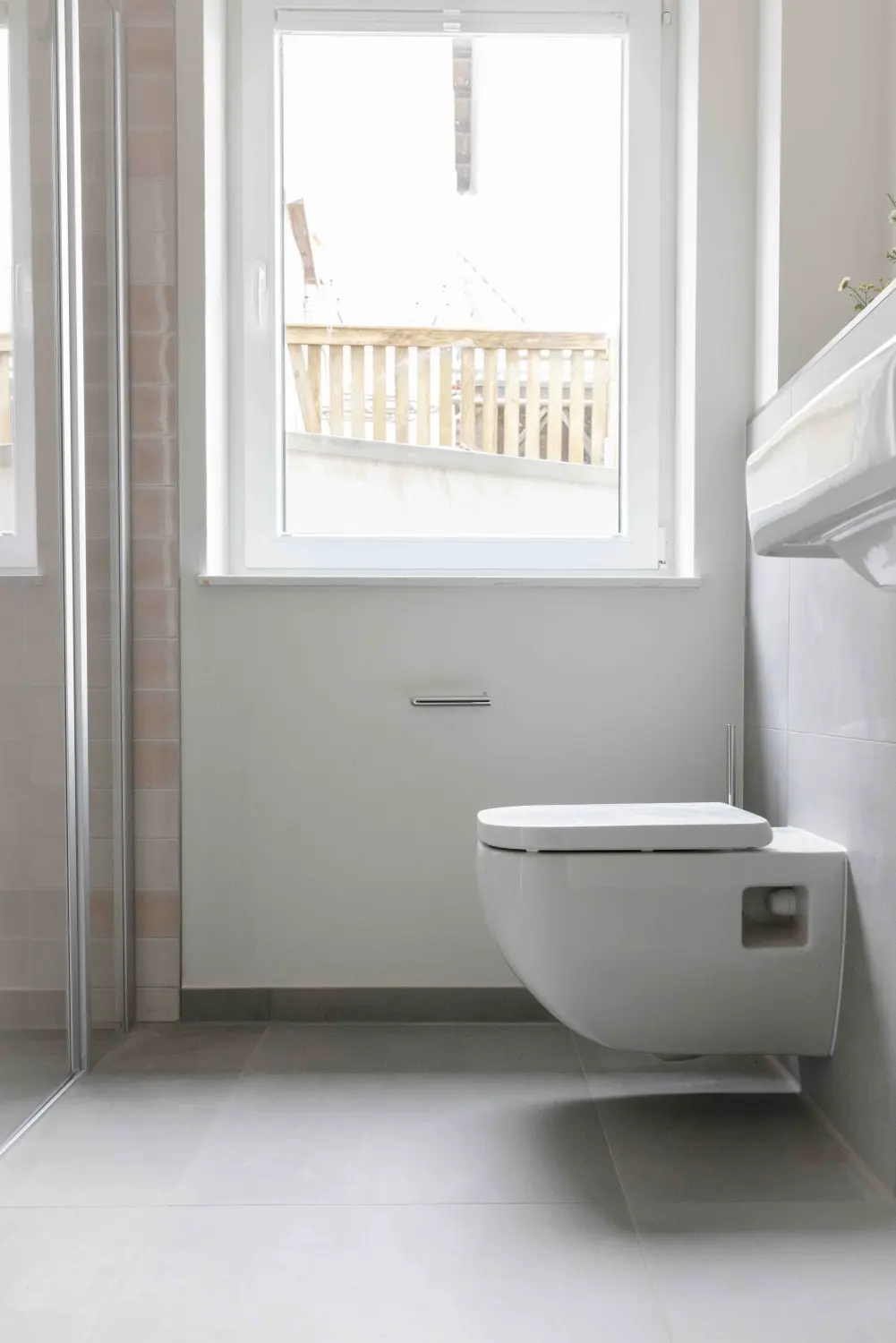 Pier 21 FINE LOFTS, Badezimmer, Flaschen auf Waschbeckenablage