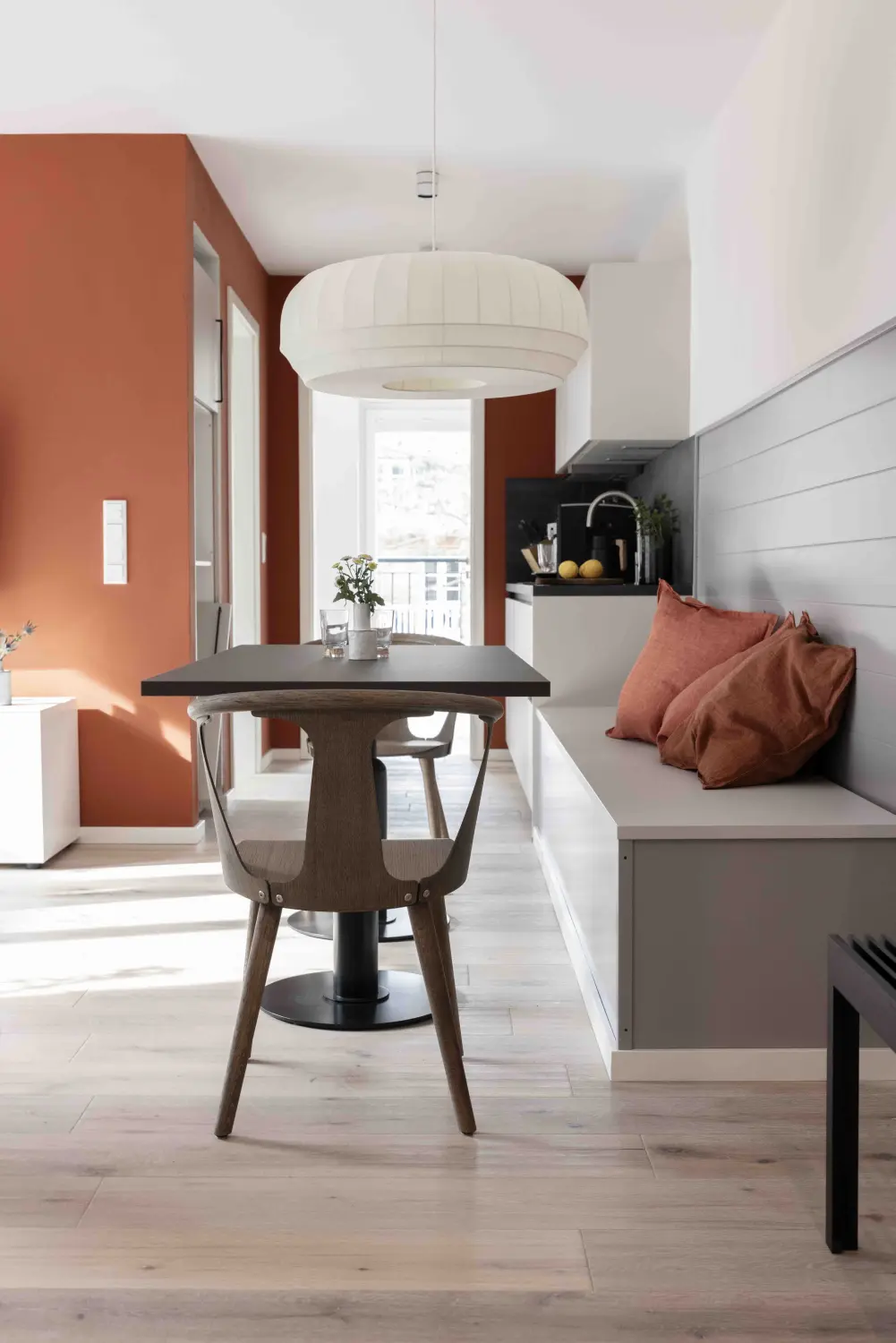 Pier 21 FINE LOFTS, Badezimmer, Flaschen auf Waschbeckenablage