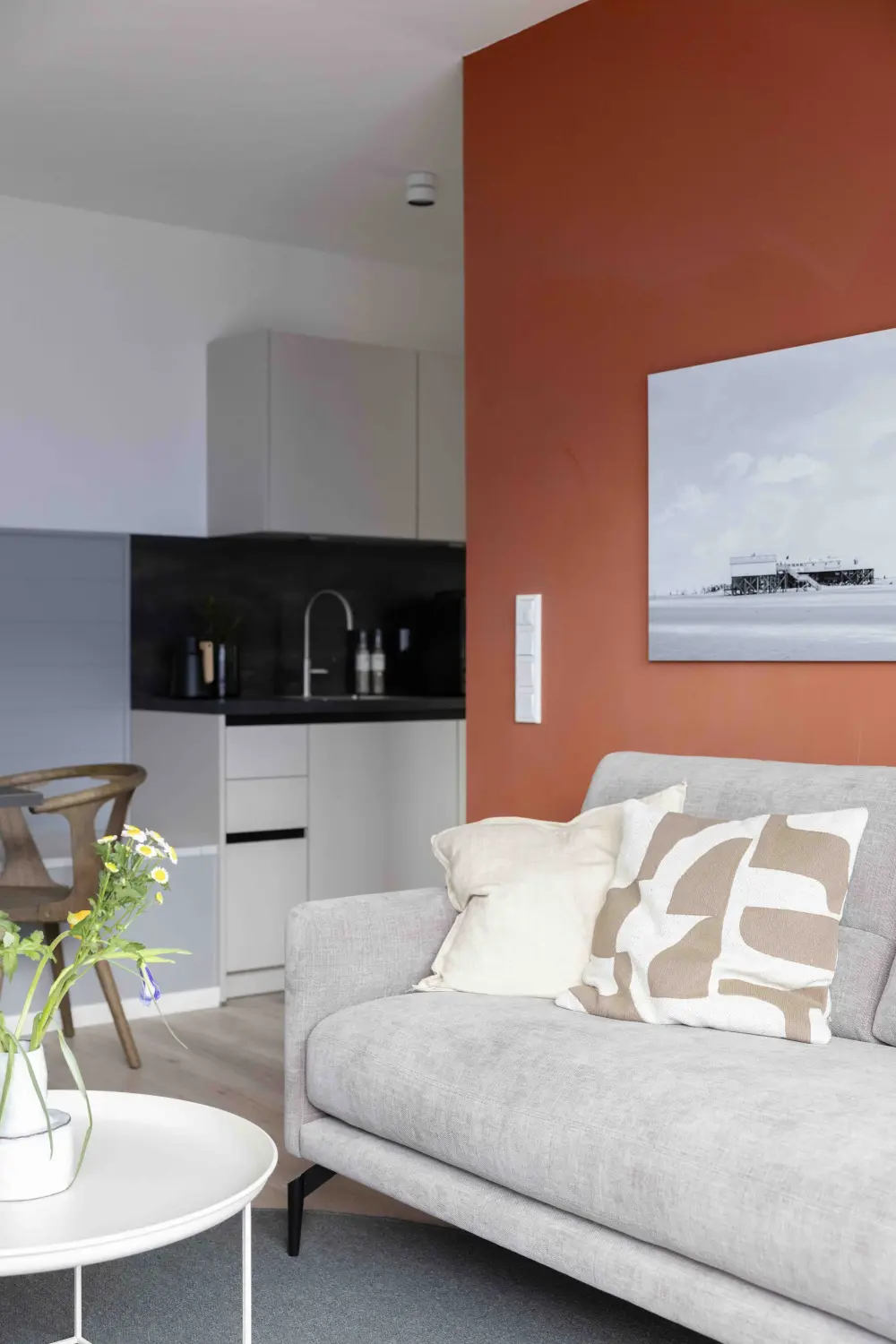 Pier 21 FINE LOFTS, Badezimmer, Flaschen auf Waschbeckenablage