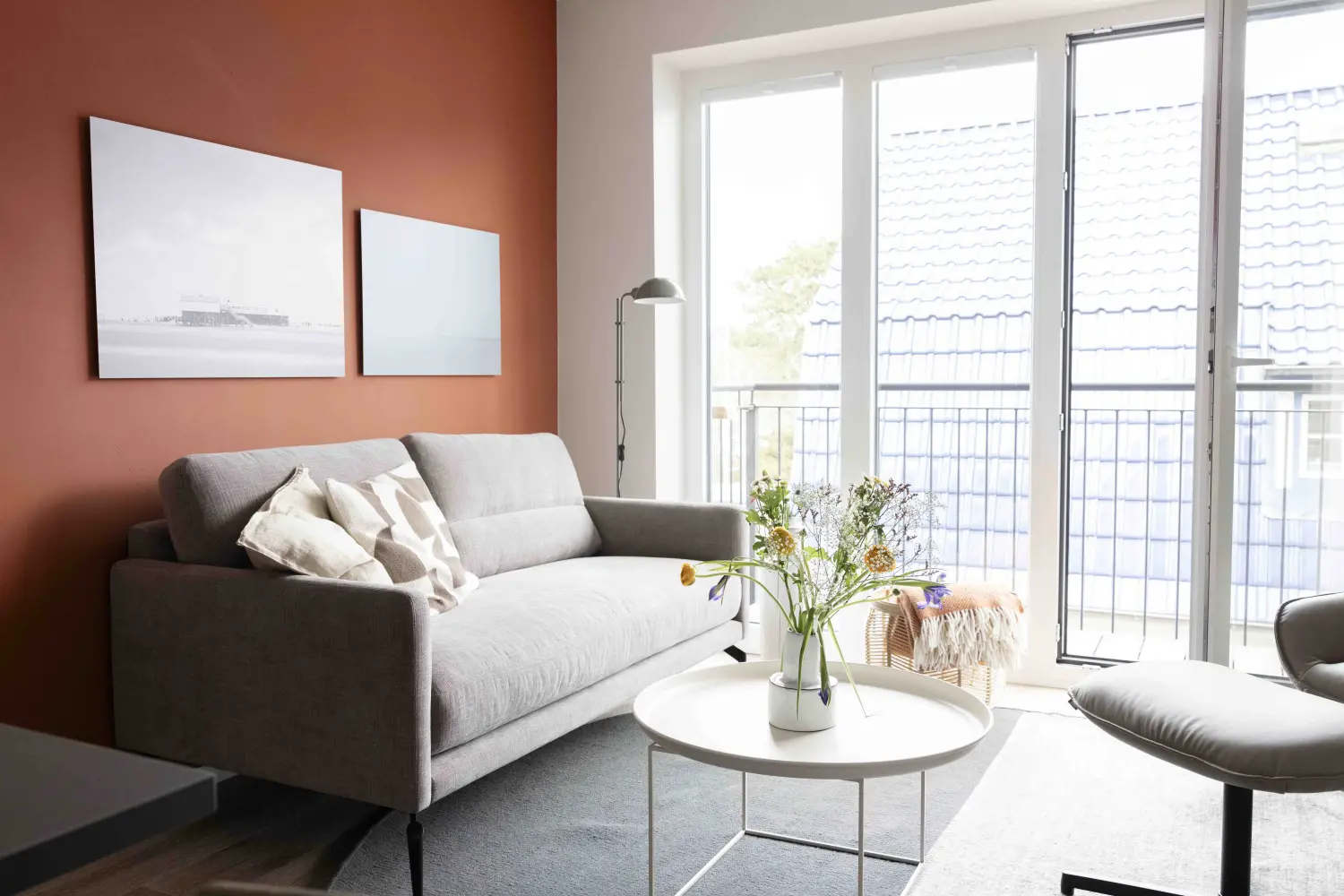 Pier 21 FINE LOFTS, Badezimmer, Flaschen auf Waschbeckenablage