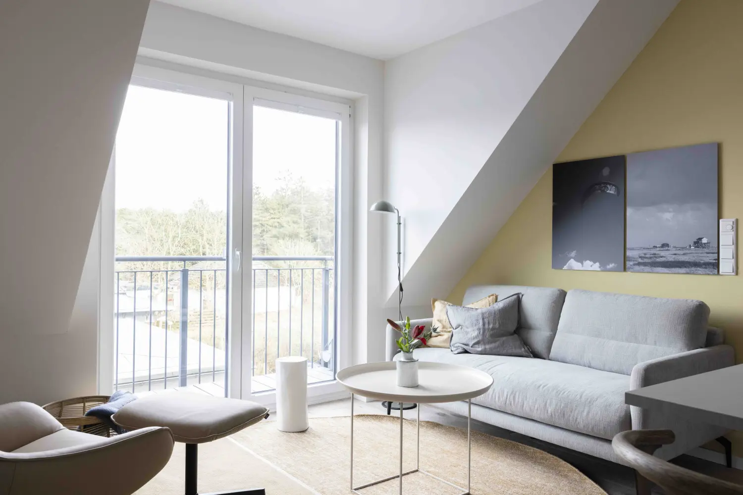 Pier 21 FINE LOFTS, Badezimmer, Flaschen auf Waschbeckenablage