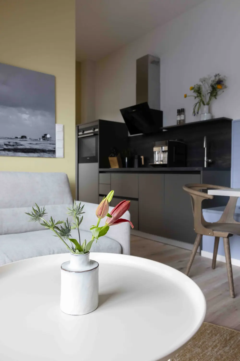 Pier 21 FINE LOFTS, Badezimmer, Flaschen auf Waschbeckenablage