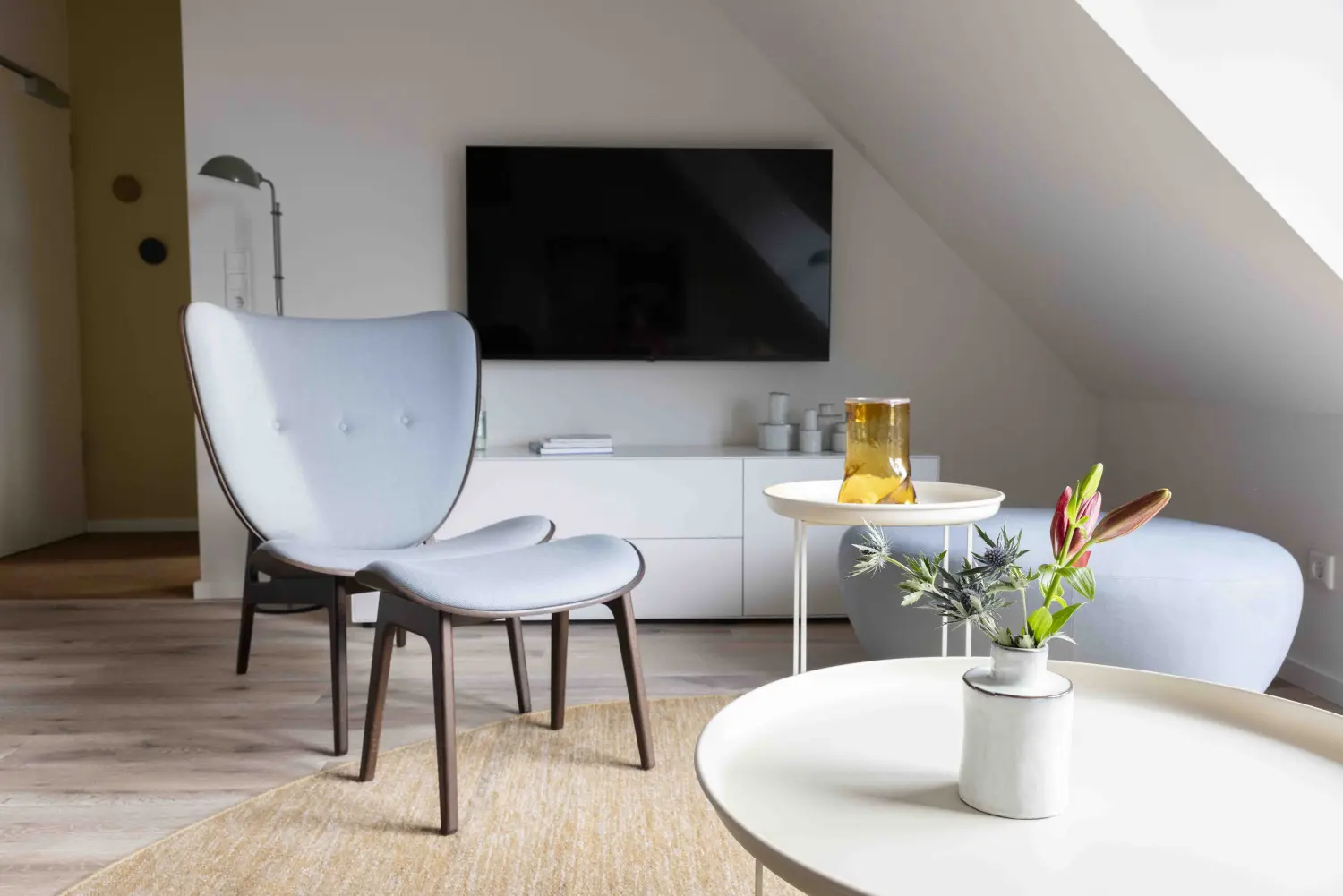 Pier 21 FINE LOFTS, Badezimmer, Flaschen auf Waschbeckenablage