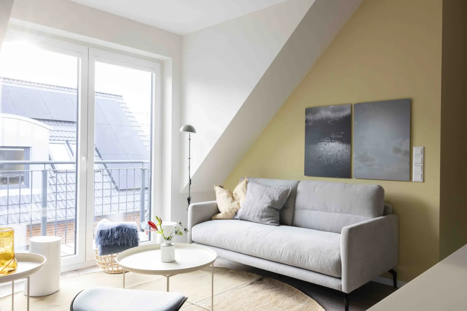 Pier 21 FINE LOFTS, Badezimmer, Flaschen auf Waschbeckenablage