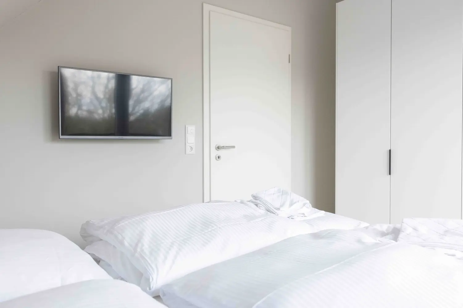 Pier 21 FINE LOFTS, Badezimmer, Flaschen auf Waschbeckenablage