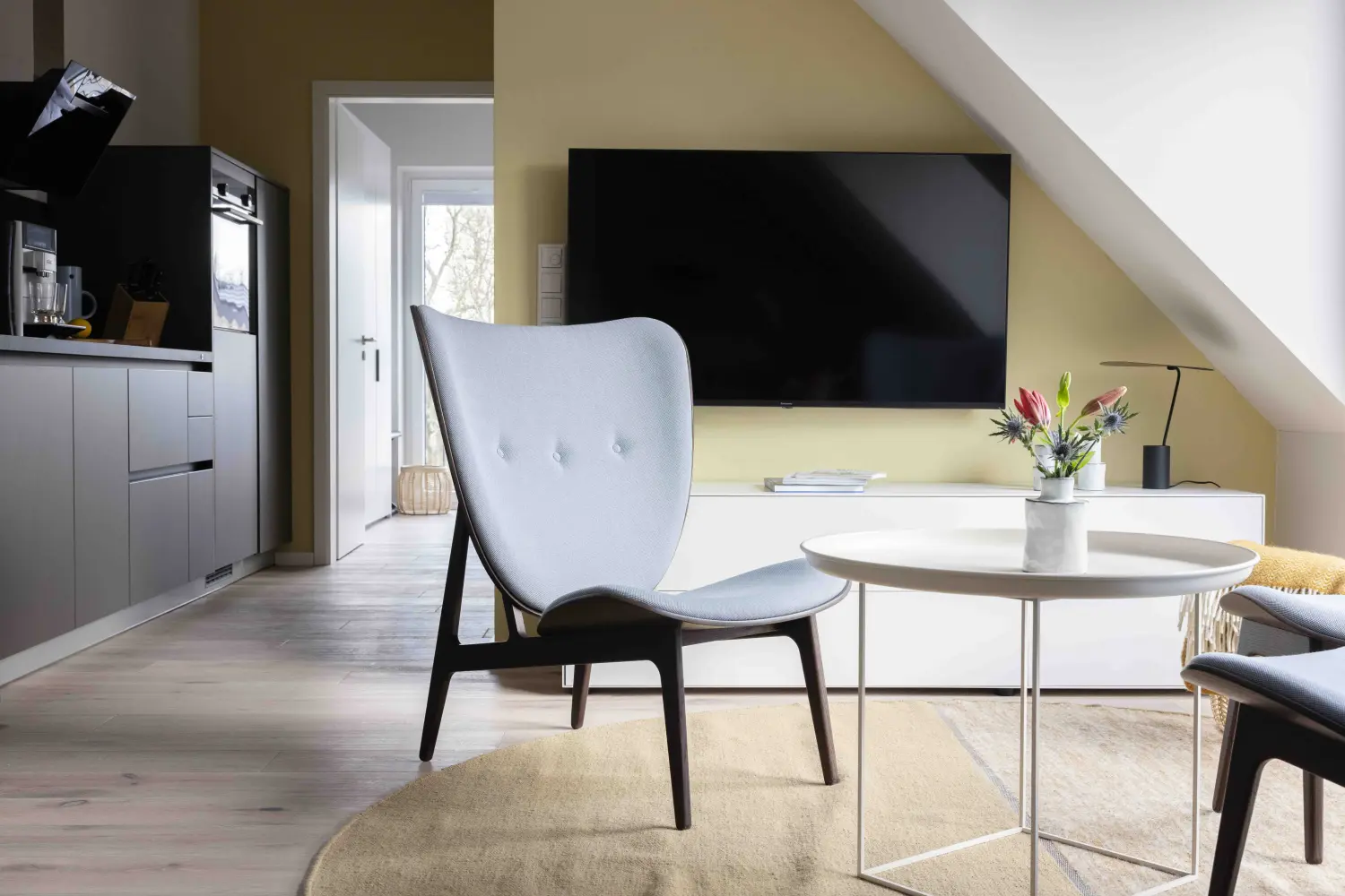 Pier 21 FINE LOFTS, Badezimmer, Flaschen auf Waschbeckenablage