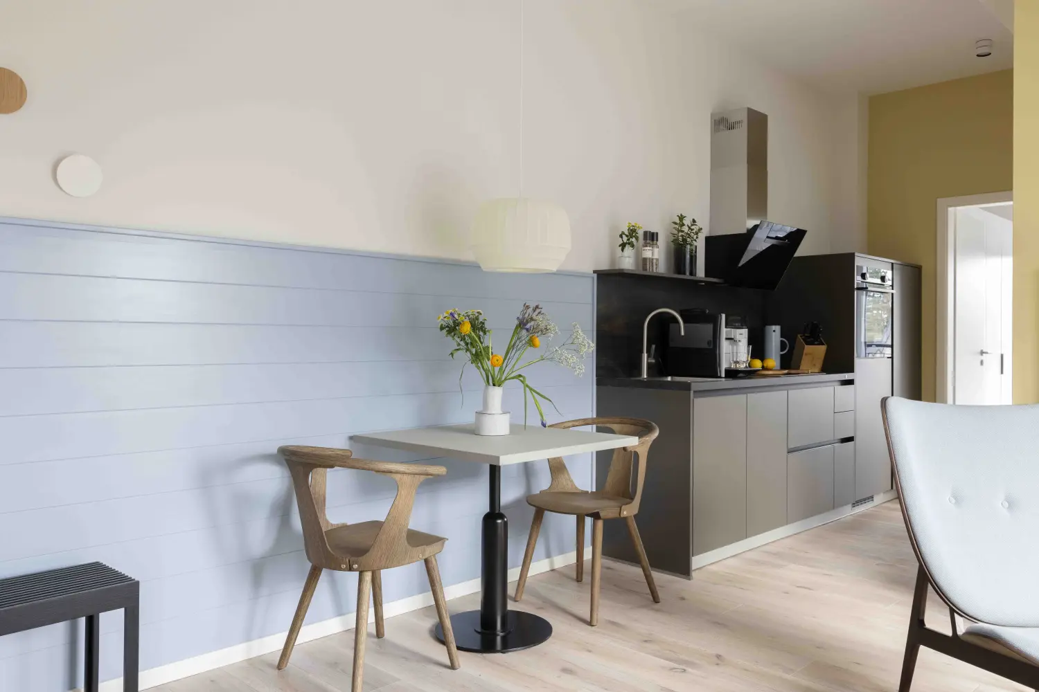 Pier 21 FINE LOFTS, Badezimmer, Flaschen auf Waschbeckenablage